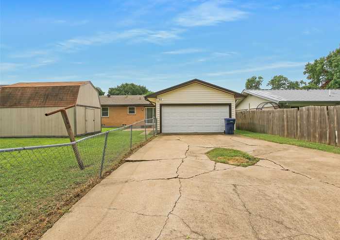 photo 25: 1605 Meadow Way, Garland TX 75042