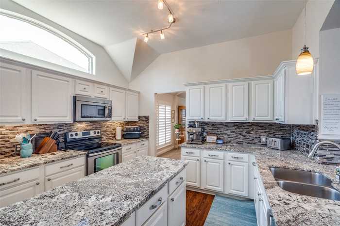 photo 2: 4714 Highlands Drive, McKinney TX 75070