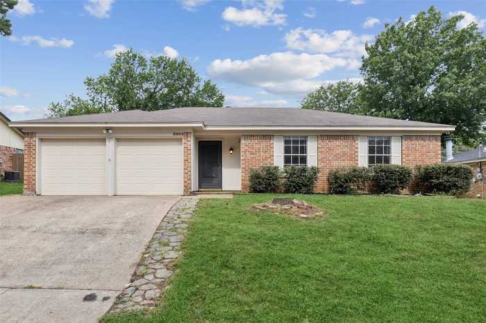 photo 1: 5804 Willow Branch Drive, Arlington TX 76017