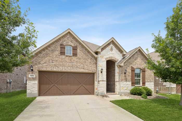 photo 2: 8219 Bristlegrass Way, Dallas TX 75252