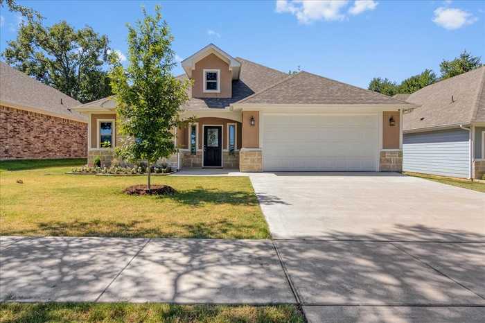 photo 1: 604 N Frisco Street, Sherman TX 75090