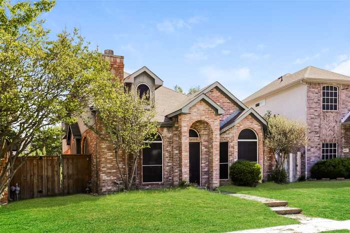 photo 2: 4450 Laredo Drive, Grand Prairie TX 75052