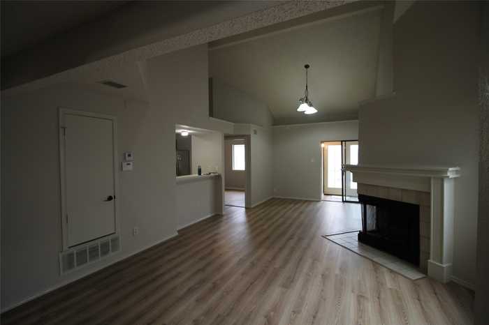 photo 2: 5128 Berridge Lane, Dallas TX 75227