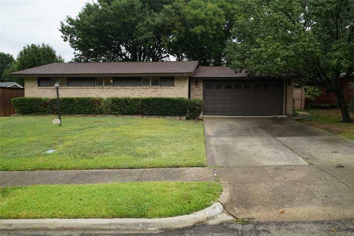 photo 1: 2010 Brenton Street, Irving TX 75062