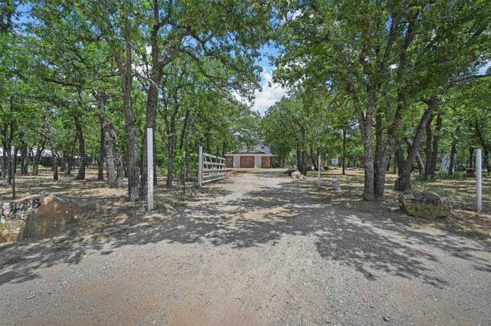 photo 2: 446 Montgomery Road, Mineral Wells TX 76067