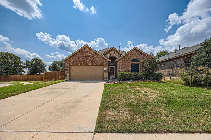 photo 1: 4800 Gunnison Drive, Denton TX 76208