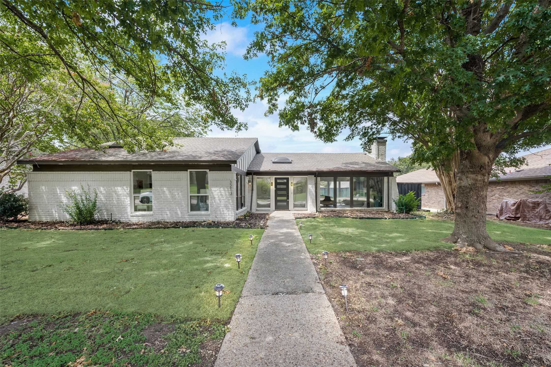 photo 3: 3213 Citadel Drive, Plano TX 75023