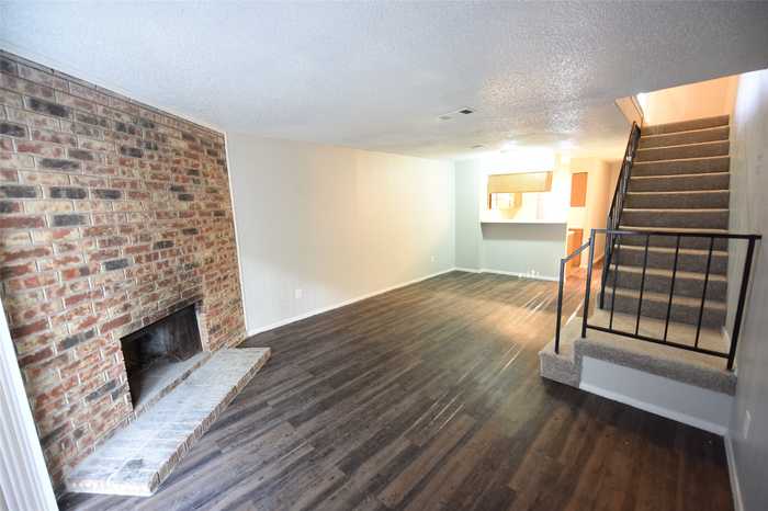 photo 2: 2193 Aspen Street, Dallas TX 75227