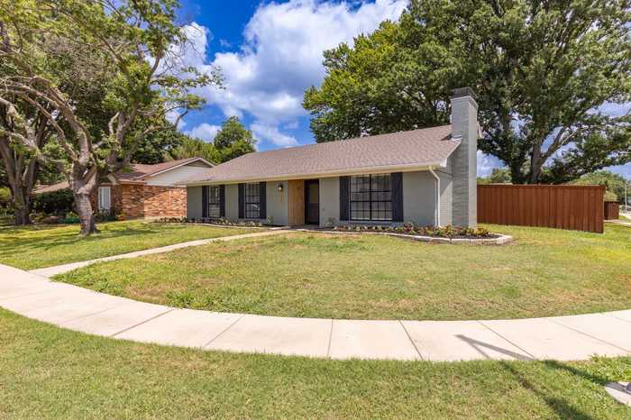 photo 2: 200 Gwendola Drive, McKinney TX 75071