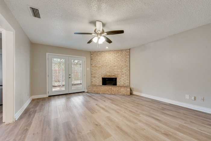 photo 2: 1309 Duvall Drive, Mesquite TX 75149