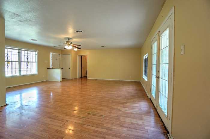 photo 2: 2859 56th Street, Dallas TX 75241