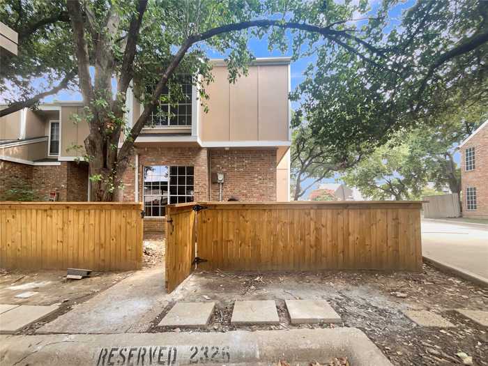 photo 1: 2326 Northlake Court, Irving TX 75038