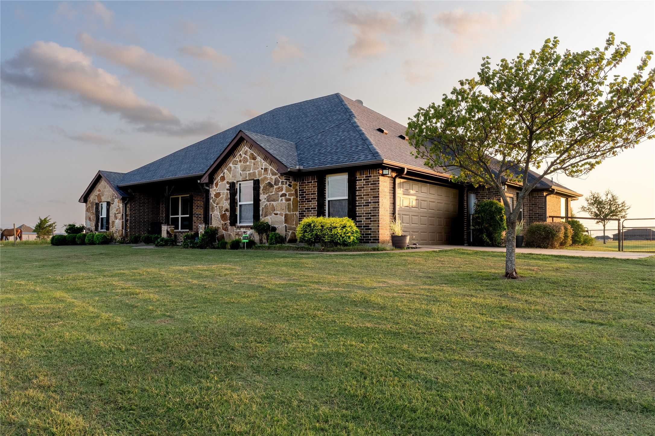 photo 3: 10968 County Road 587, Royse City TX 75189