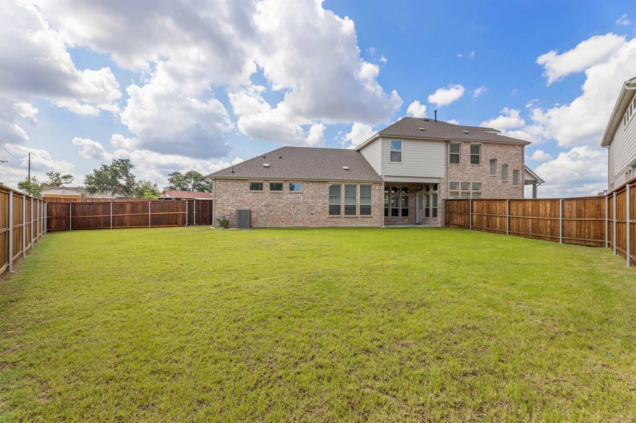 photo 3: 2730 Geranium Lane, Garland TX 75042