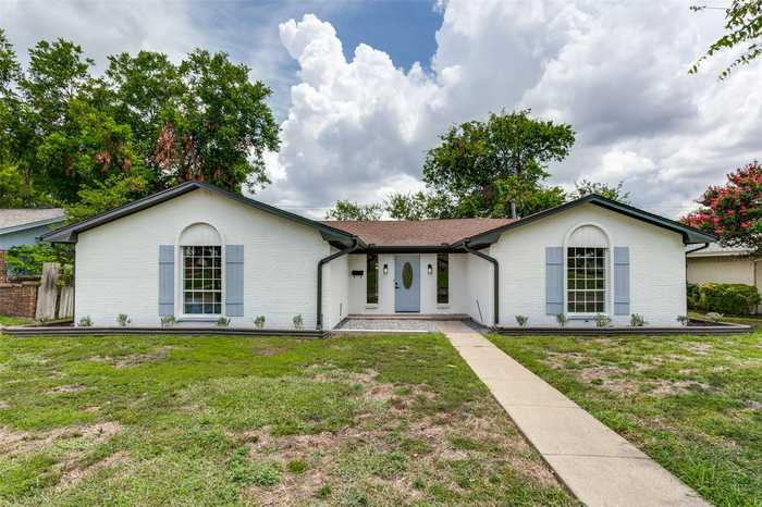 photo 1: 1014 Walnut Parkway, Garland TX 75042