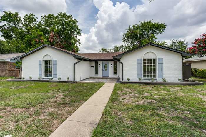 photo 2: 1014 Walnut Parkway, Garland TX 75042