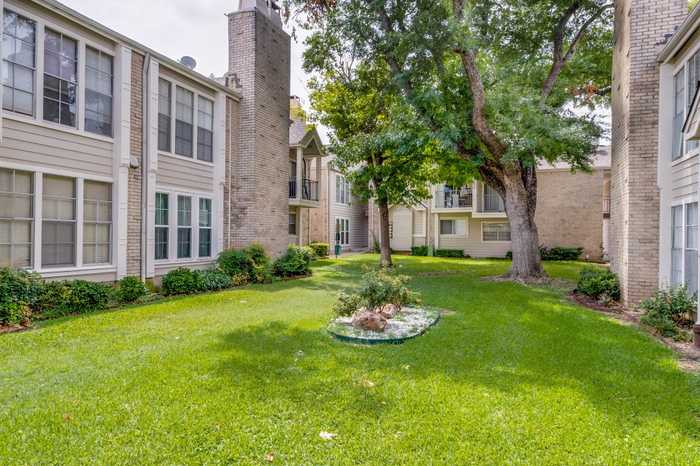 photo 2: 5881 Preston View Boulevard Unit 120, Dallas TX 75240