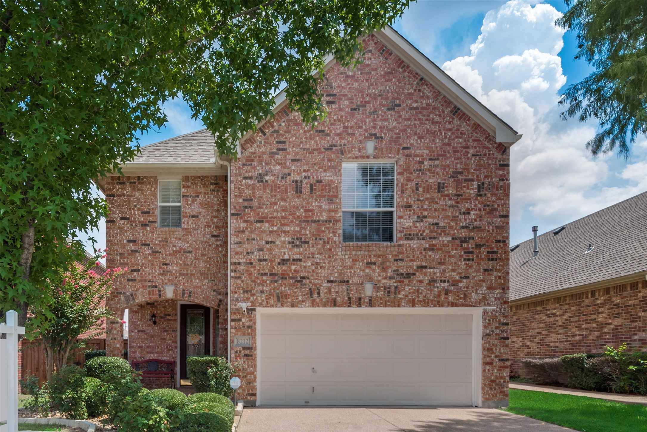 photo 3: 8212 Dogwood Lane, Irving TX 75063