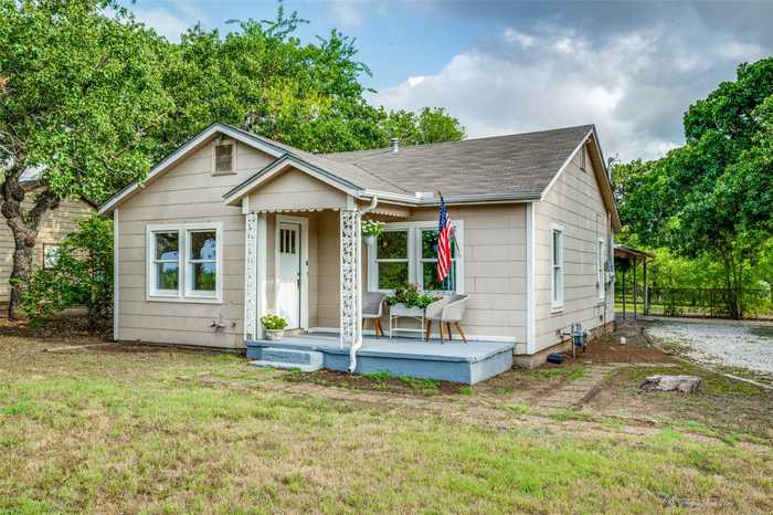 photo 1: 1102 Greenlee Street, Denton TX 76201