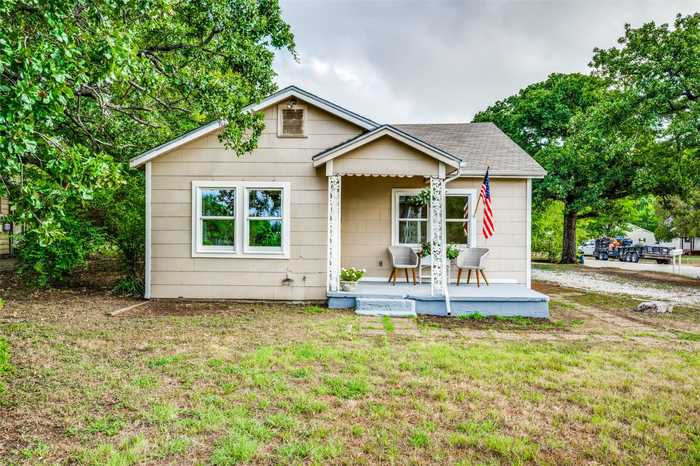 photo 2: 1102 Greenlee Street, Denton TX 76201