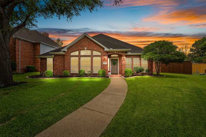 photo 2: 6809 Locksley Circle, Plano TX 75023