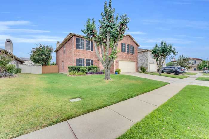 photo 2: 5709 Rumford Trail, Arlington TX 76017