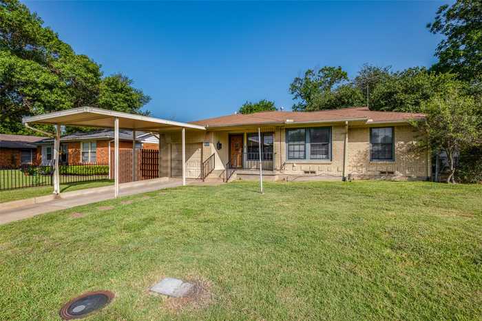 photo 1: 1427 Ridgeview Street, Mesquite TX 75149