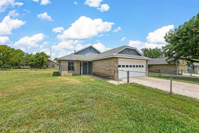 photo 1: 2913 Weston Drive, Denton TX 76209