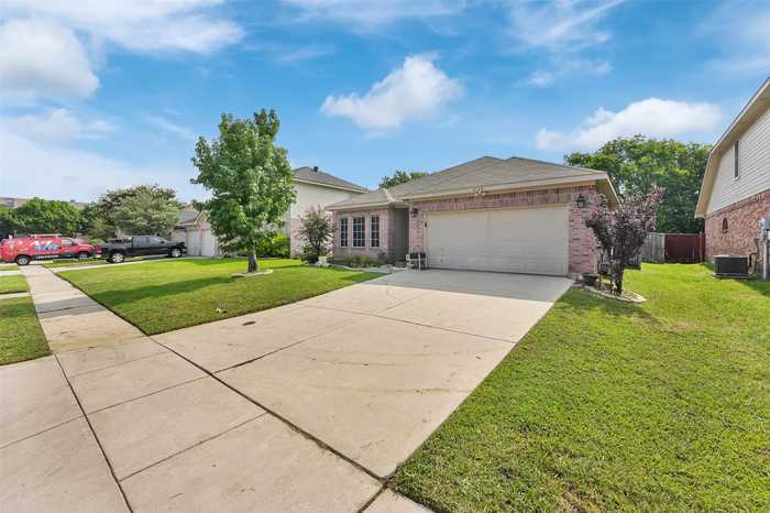 photo 2: 4120 Cardigan Drive, Grand Prairie TX 75052