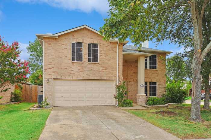 photo 1: 8609 Mild Creek Lane, Denton TX 76210