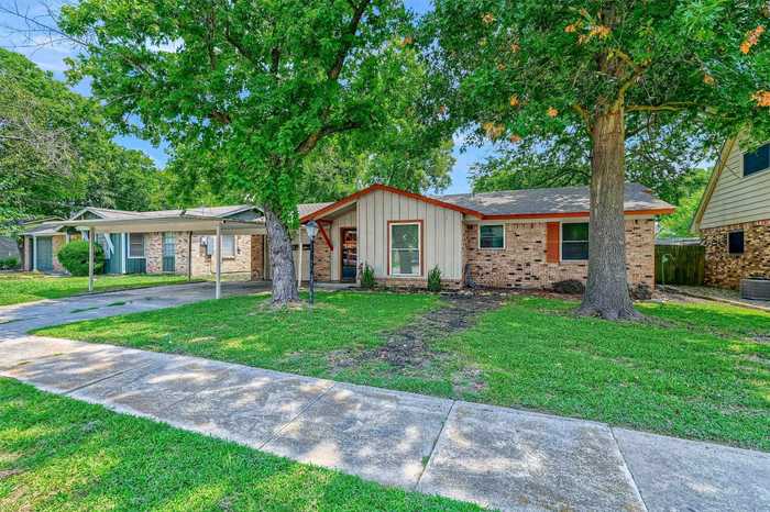 photo 1: 625 Hillside, Sherman TX 75090