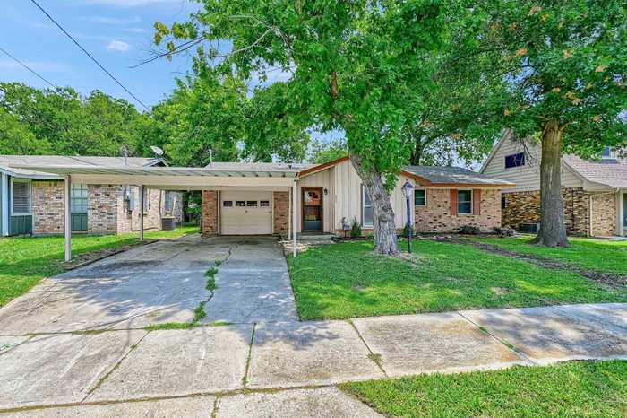 photo 2: 625 Hillside, Sherman TX 75090