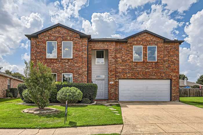 photo 1: 3011 Hobble Court, Grand Prairie TX 75052