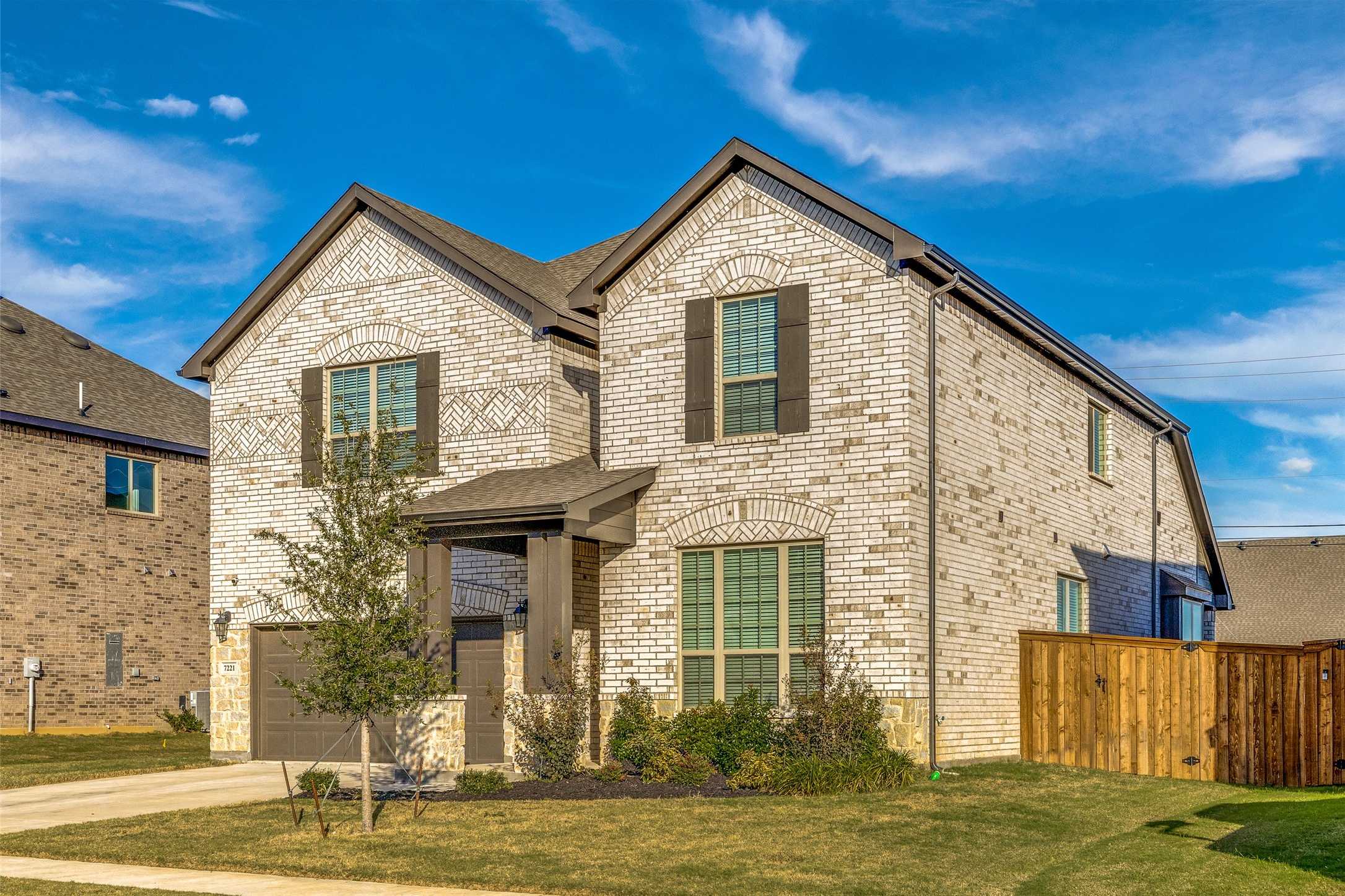 photo 3: 7221 Rustic Rock Road, Arlington TX 76001