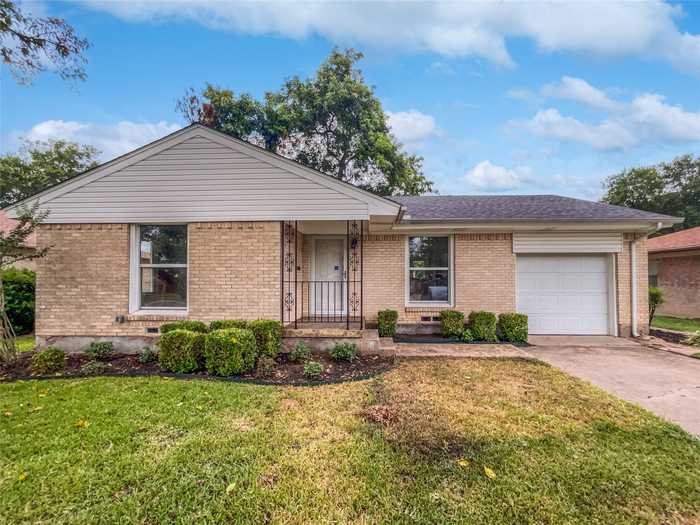 photo 1: 413 Phillip Street, Mesquite TX 75149