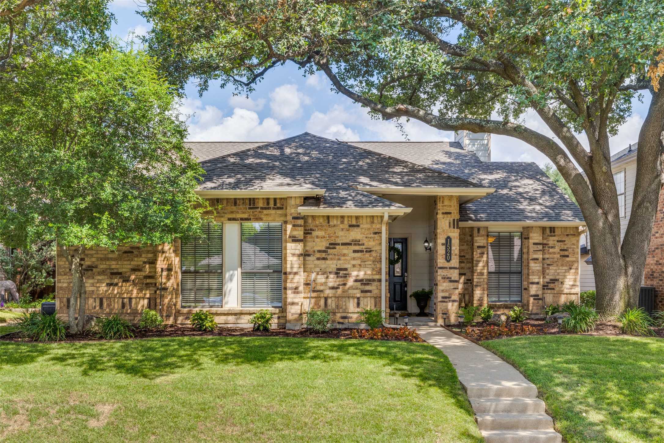 photo 3: 1520 Livingston Drive, Plano TX 75093