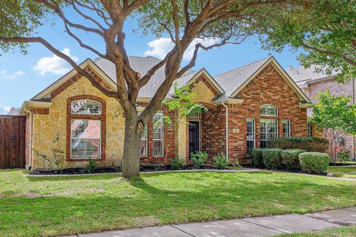 photo 1: 8514 Plymouth Lane, Frisco TX 75036