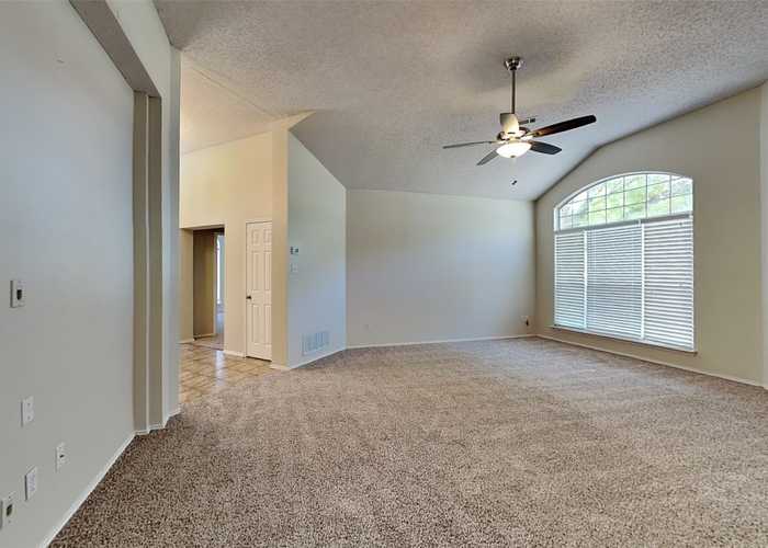 photo 2: 236 Jennifer Lane, Arlington TX 76002