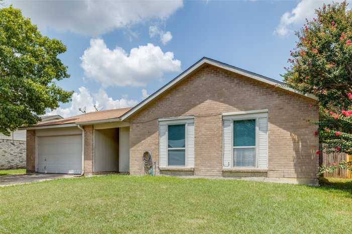 photo 1: 1411 Hereford Drive, Arlington TX 76014