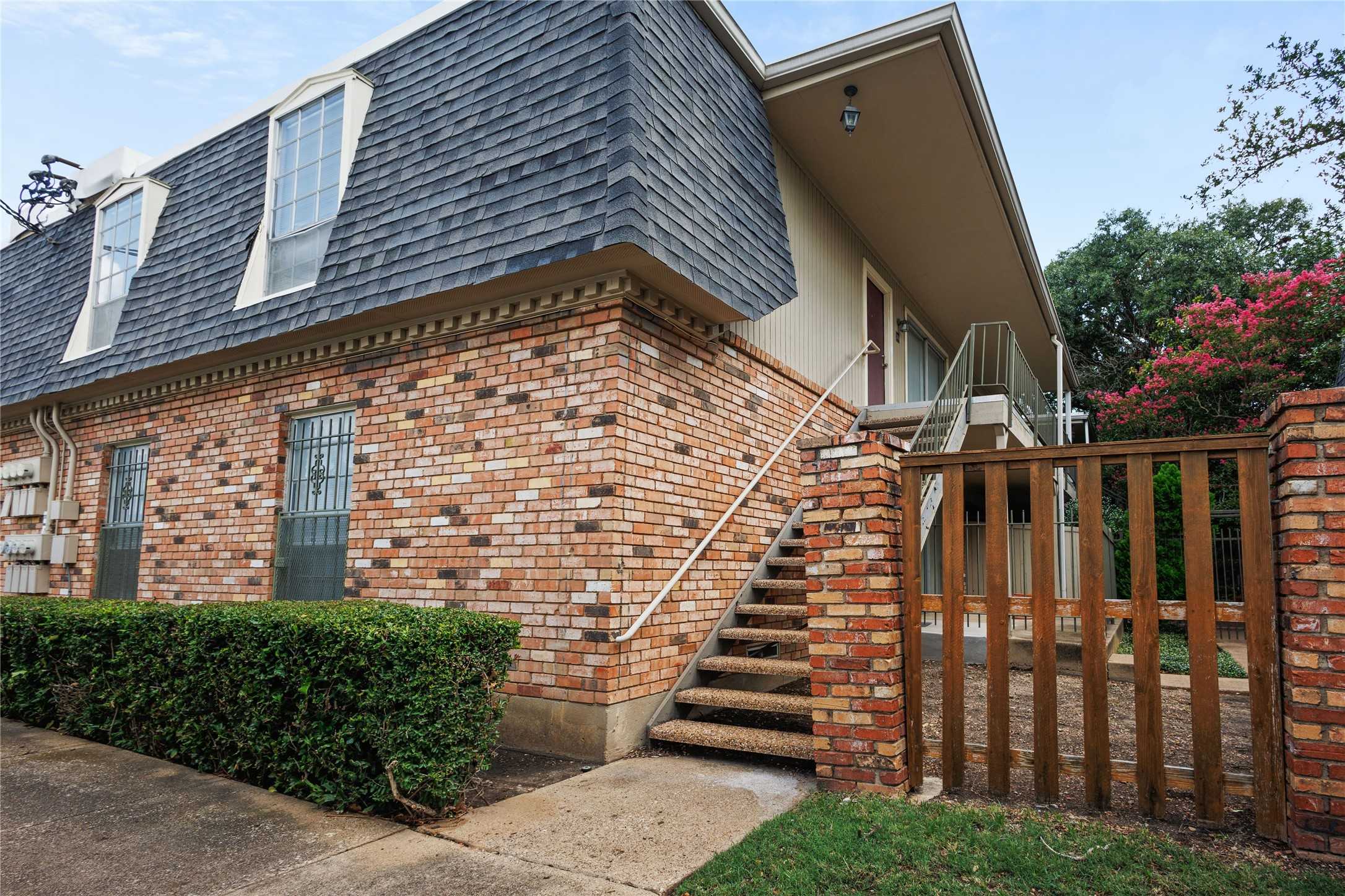 photo 1: 5315 Fleetwood Oaks Avenue Unit 260, Dallas TX 75235