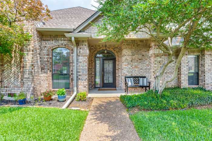 photo 2: 2740 laurel Valley Lane, Arlington TX 76006