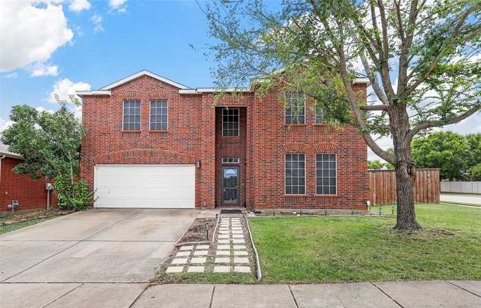 photo 1: 818 Dunkirk Lane, Arlington TX 76017