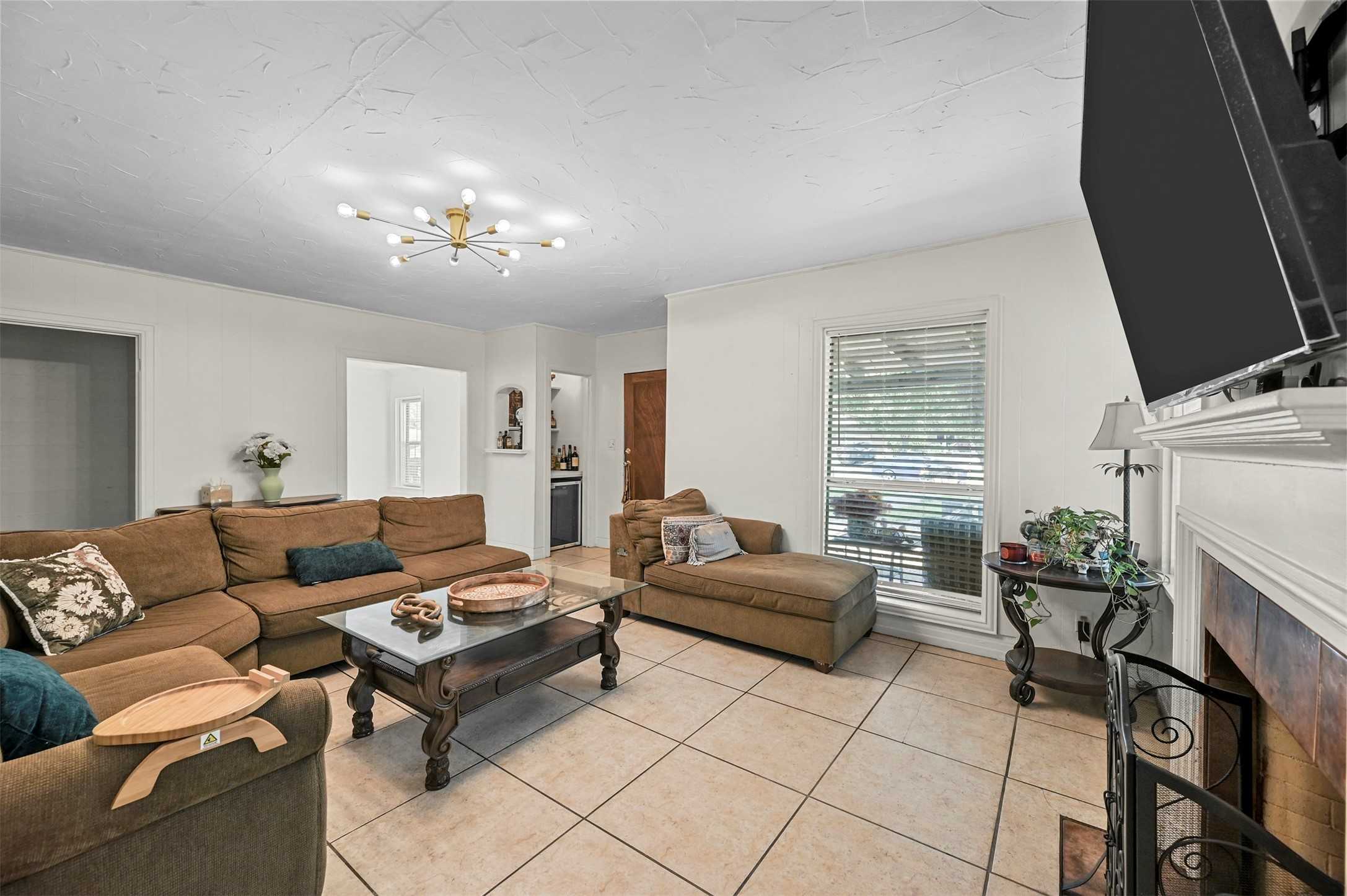 photo 3: 2510 Langdon Avenue, Dallas TX 75235