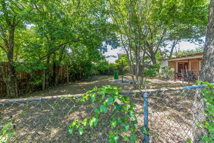 photo 29: 806 N Center Street, Arlington TX 76011