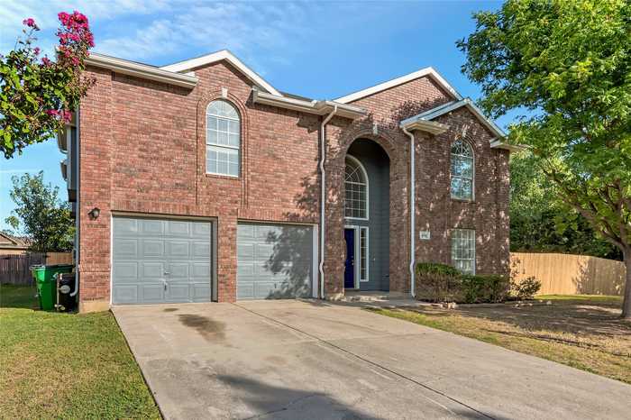 photo 2: 5717 Parkwood Trail, Haltom City TX 76137