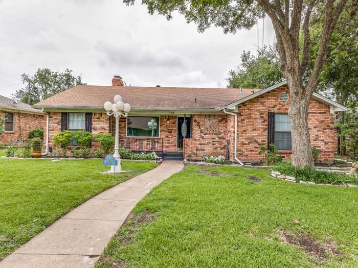 photo 2: 8312 Bocowood Drive, Dallas TX 75228