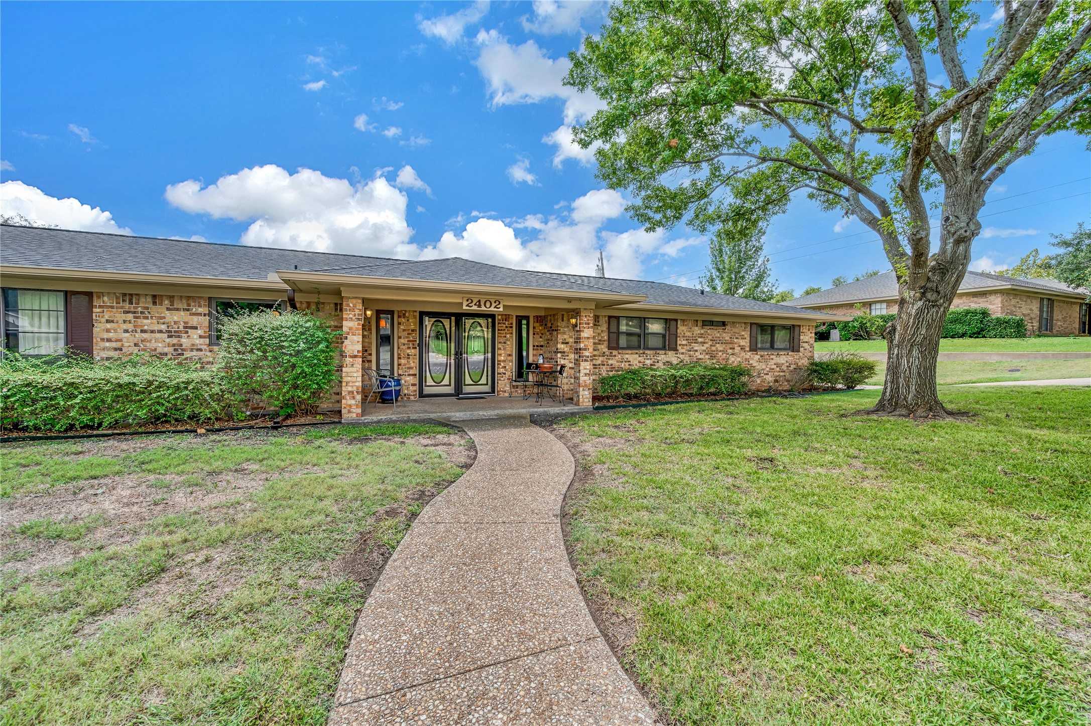 photo 2: 2402 White Street, Clifton TX 76634