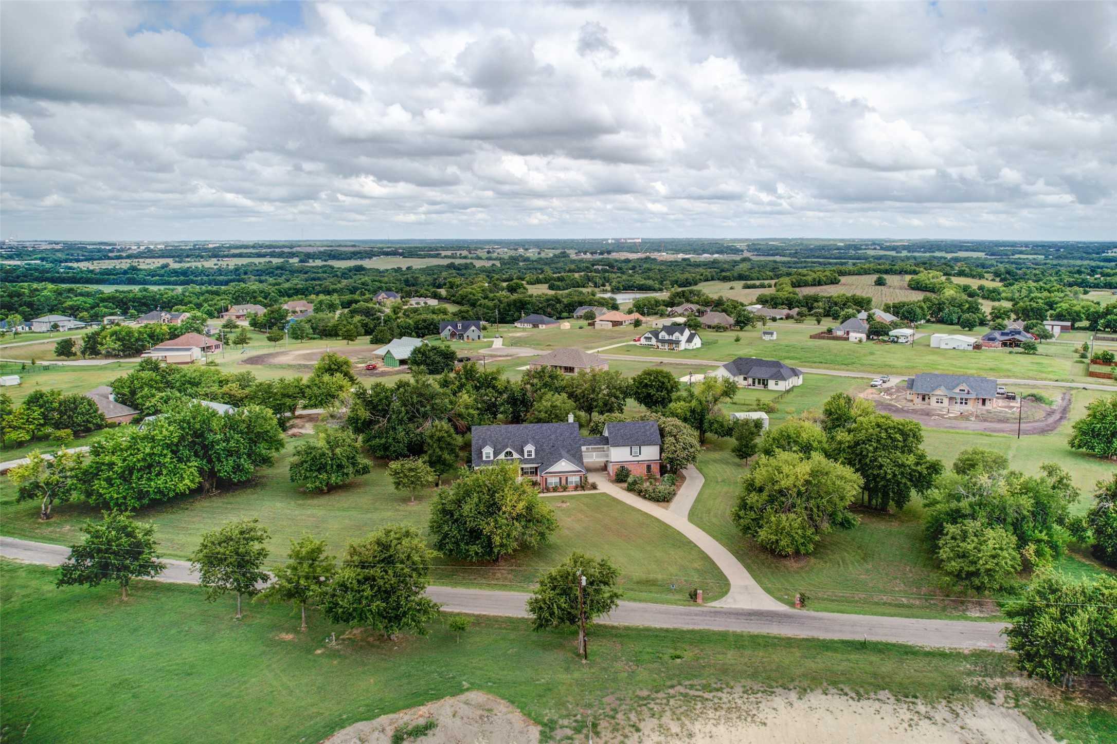 photo 3: 1043 Ridgeview Drive, Sherman TX 75090