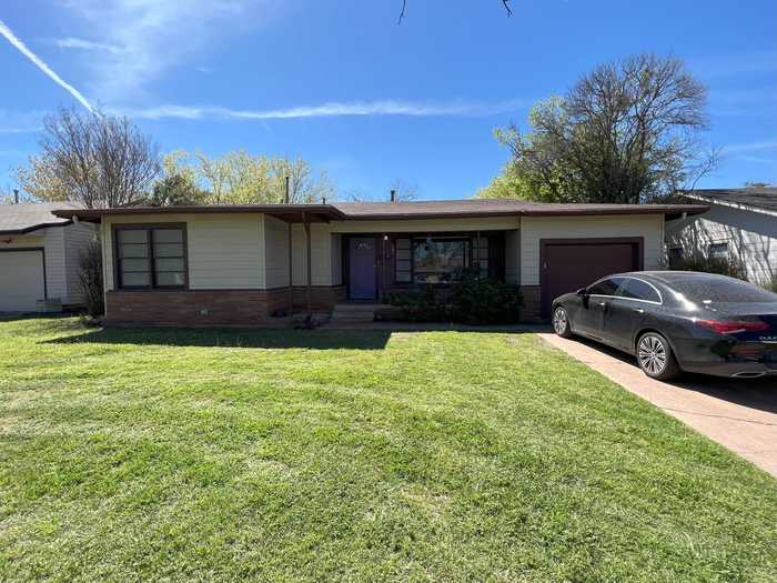 photo 1: 541 E North 20th Street, Abilene TX 79601