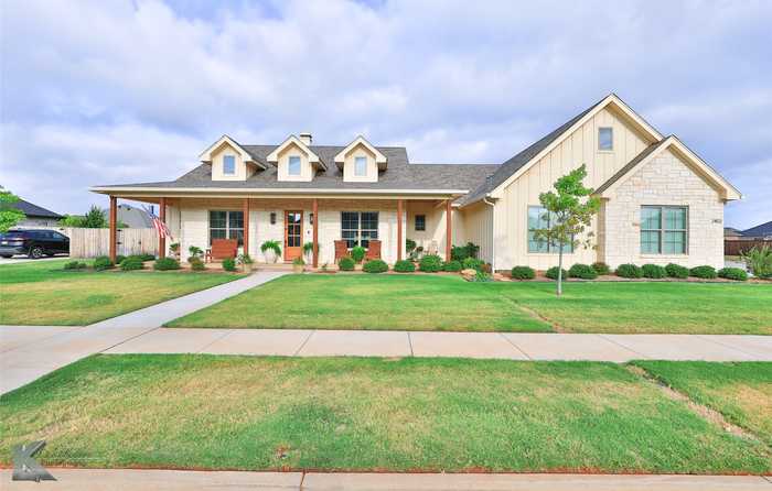 photo 2: 2402 Manor Oaks Terrace, Abilene TX 79602